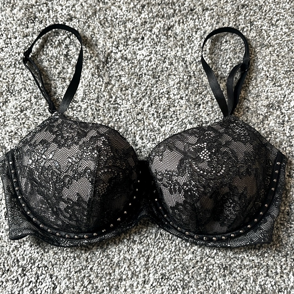 VICTORIA SECRET NWOT ELEGANT Black Lace Bra 34 C